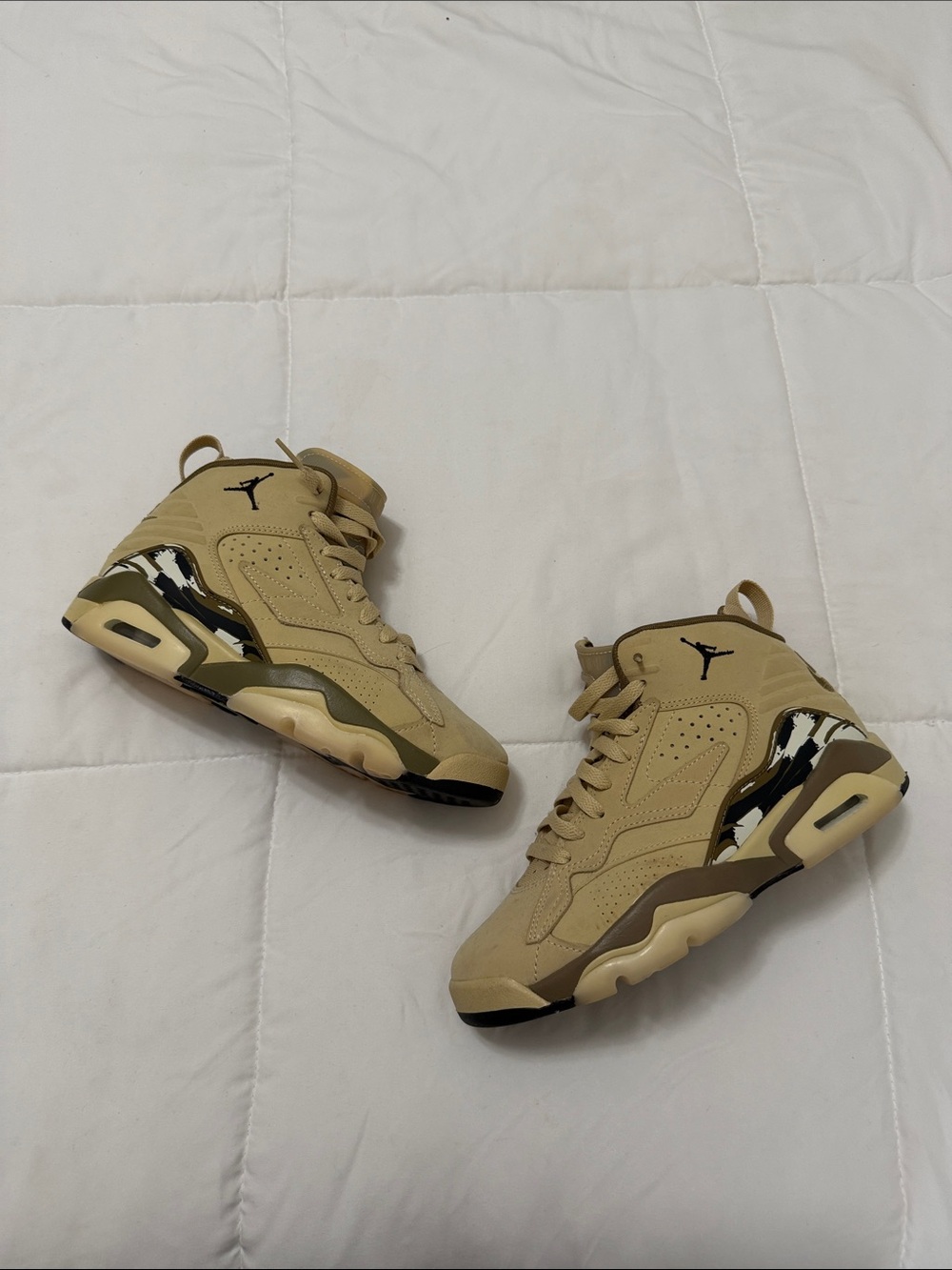 Jordan MVP “Team Gold” / “Desert Sand”